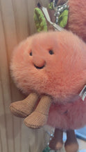 Charger et lire la vidéo dans la visionneuse de la Galerie, Peche porte-clés Jellycat
